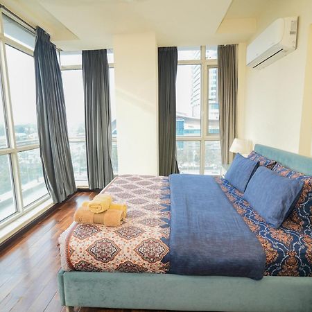 Cozy 2-Bedroom Apartment With King Beds, Balcony & Stunning Views At Elysium Islamabad Buitenkant foto